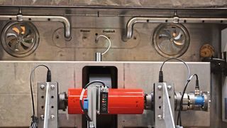 Der Prüfstand verfügt über eine Klimakammer, die Tragrollenprüfungen unter einsatznahen Bedingungen ermöglicht. (Bild: Ake Kriwall, IPH)