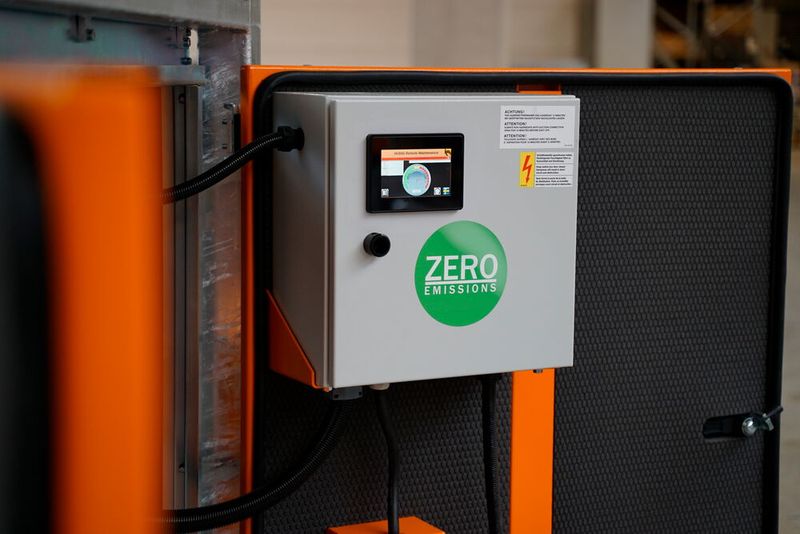 Einfaches Handling: Turcks HMI/PLC TX700 vereint Steuerung, Visualisierung und Egde Controller zur Anbindung an die Cloud in einem Gerät. (Bild: Turck)