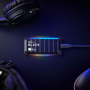 Die externe SSD WD Black P40 Game Drive ist mit einer RGB-LEB-Beleuchtung ausgerüstet.(Bild:  Western Digital)