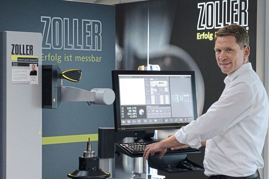 Stefan Bühler : « Pour que le personnel spécialisé accepte la numérisation progressive dans la fabrication et l'utilise efficacement, nous avons équipé nos appareils d'inspection et de réglage d'un logiciel facile à comprendre et à utiliser de manière intuitive avec des dialogues guidés graphiquement. » Stefan Bühler : « Pour que le personnel spécialisé accepte la numérisation progressive dans la fabrication et l'utilise efficacement, nous avons équipé nos appareils d'inspection et de réglage d'un logiciel facile à comprendre et à utiliser de manière intuitive avec des dialogues guidés graphiquement. »