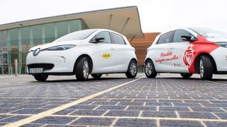 Das französische Bauunternehmen Colas hat einen Straßenbelag namens „Wattway“ entwickelt, der Sonnenlicht in elektrische Energie umwandelt. (Colas)