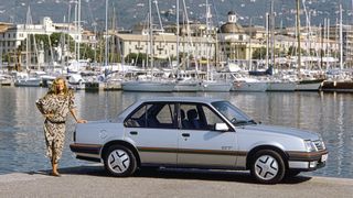 Ascona in Ascona: Im Facelift-Jahr erzielt der Ascona ein Rekordergebnis in der Opel-Jahresproduktion mit 1.181.267 Einheiten. (Bild: Opel)