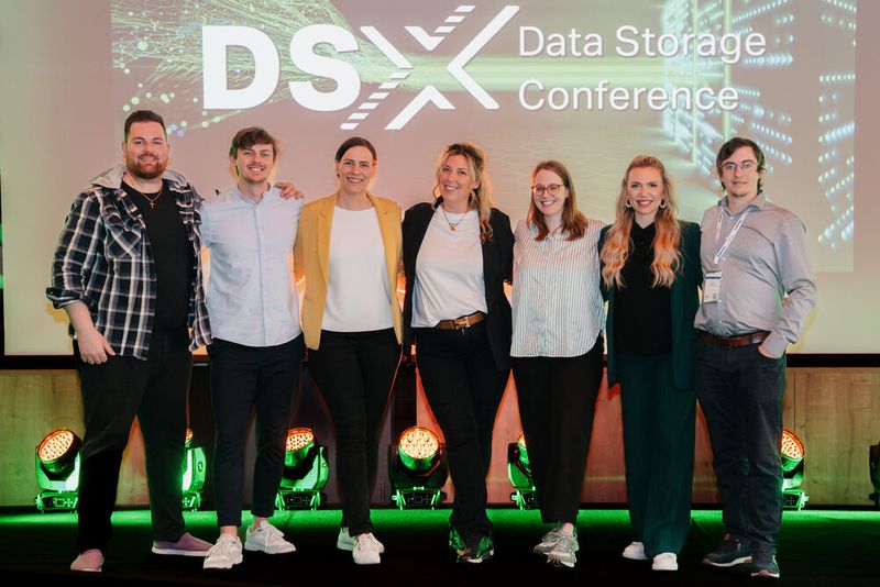 Das Team der Vogel IT-Akademie stellte die DSX erfolgreich auf die Beine (v. l.): Patrick Aust, Philipp Montin, Svenja Mohn, Franziska Magai, Katrin Schmiedel, Lydia Hundsdörfer und Jo Quis (PTL). (Bild: Manuel Emme Fotografie/Vogel IT-Akademie)