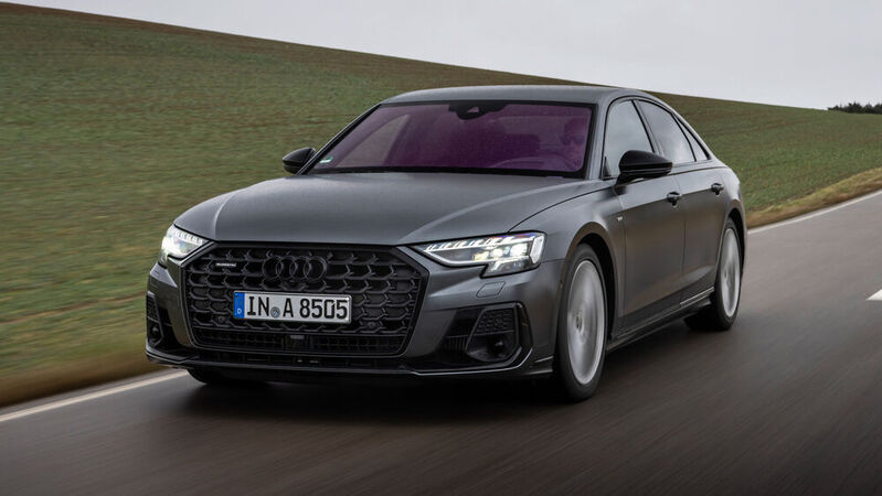 Audi bietet die digitalen Matrix-LED-Scheinwerfer erstmals im A8 an.