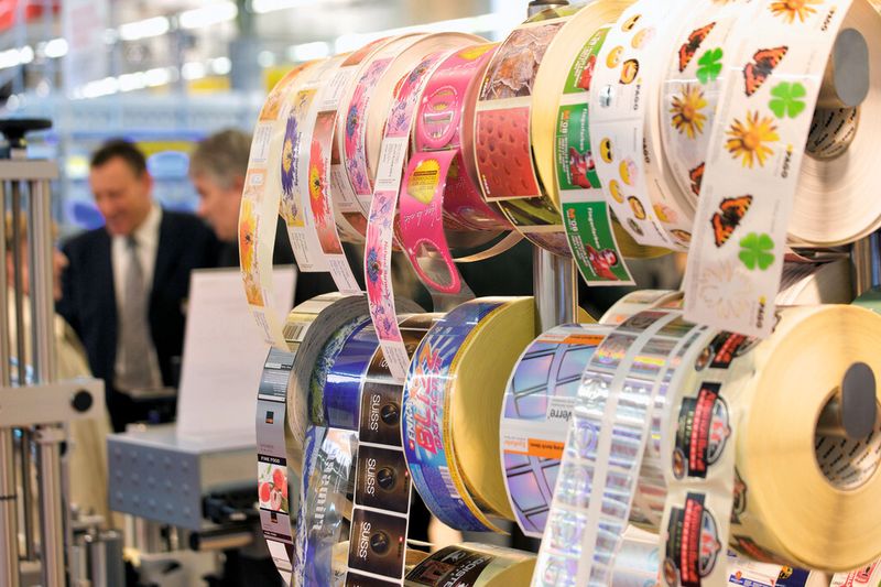 Ob Dekorations-, Promotions-, Kennzeichnungs- oder Informationsetiketten – unverzichtbar zur Produktekennzeichnung und -identifikation. (Bild: MCH Messe Schweiz (Basel) AG)