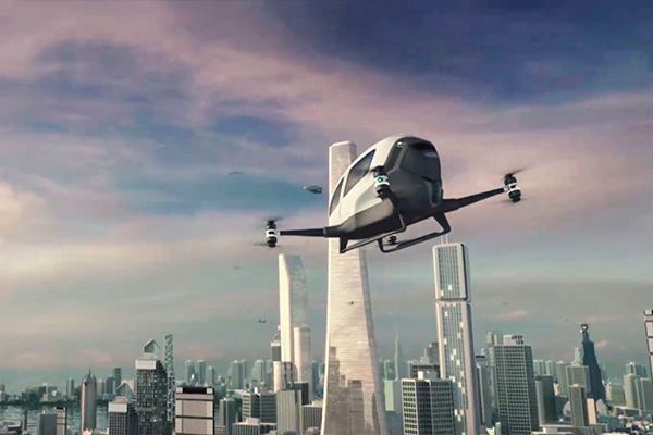 Der elektrisch angetriebene Quadcopter Ehang 184 kann Personen bis zu einem Gewicht von 110 kg bis zu 23 Minuten transportieren. (Ehang)