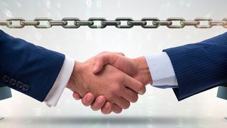 Die Blockchain gilt als Trendthema. Viele Unternehmen sind sich jedoch noch nicht darüber im Klaren, ob und welchen Nutzen sie aus dem Einsatz dieser Technologie ziehen können. (Elnur - stock.adobe.com)