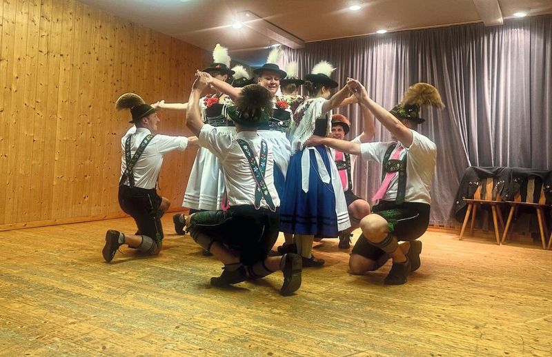 Social gathering with Allgäu traditions. (Image:Kristin Rinortner)