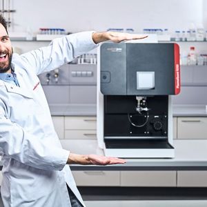 Das Plasmaquant 9200 adressiert die steigenden Anforderungen an Effizienz, Reproduzierbarkeit und Bedienkomfort in der ICP-OES-Analytik.(Bild:  Analytik Jena)