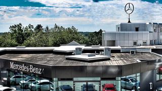 Das Pirmasenser Betrieb des Autohaus Reinhard ist seit neuestem ein Mercedes-Leuchtturmstandort. (Bild: Autohaus Reinhard)
