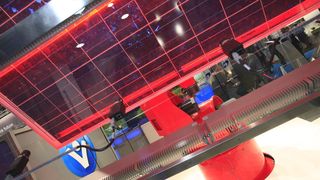 Hinter der Nutzung umweltfreundlicher Solartechnik stehen moderne Fertigungs- und Montageanlagen, die in den letzten Jahren zunehmend automatisiert wurden, um die Kosten zu senken und die Branche somit konkurrenzfähig zu konventionellen Energieträgern zu machen. (Archiv: Vogel Business Media)