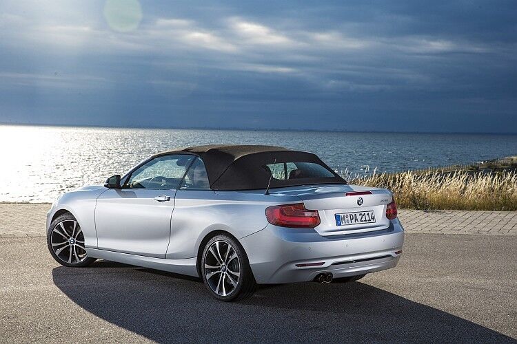 Das kompakte Cabrio mit Stoffdach kommt zurück: hier der neue BMW 2er. (Foto: BMW)