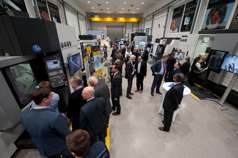 Impressionen von der EMO-Nachlese 2013 bei Okuma. (Bild: Okuma/Hennecke)