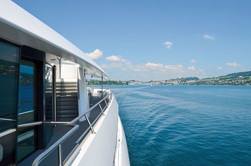 Backbord auf der MS Diamant und die Stadt Luzern im Hintergrund. (Sergio Caré-Lucas)