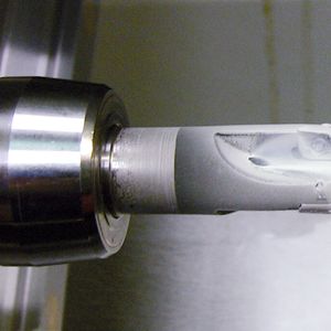 Bild 1: Blick auf ein Fräswerkzeug nach der Bearbeitung mit Kohlendioxid als Kühlmittel.