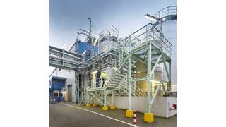 Das Clariant Werk Knapsack (Hürth) betreibt die Produktion seiner halogenfreien Exolit Flammschutzmittel ausschließlich mit erneuerbarem Strom.  (Ralf Baumgarten/ Clariant)