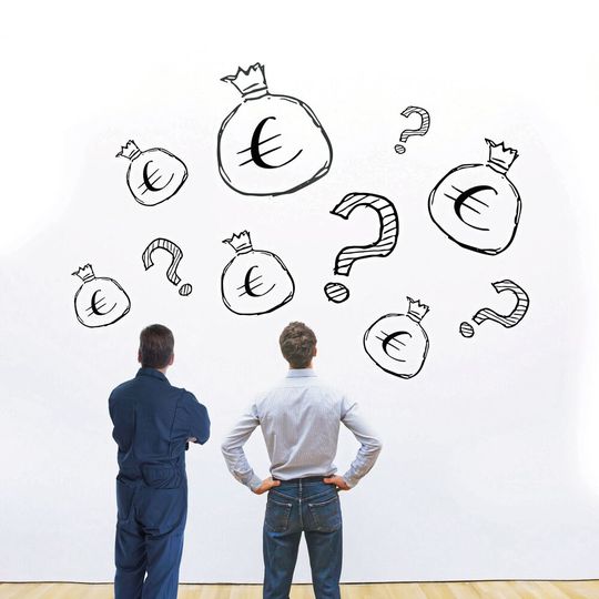 Das Gehaltsniveau in der Kfz-Branche will der Gehaltsreport 2023 durchleuchten.(Bild:  © Song_about_summer, Kurhan, joana - stock.adobe.com)