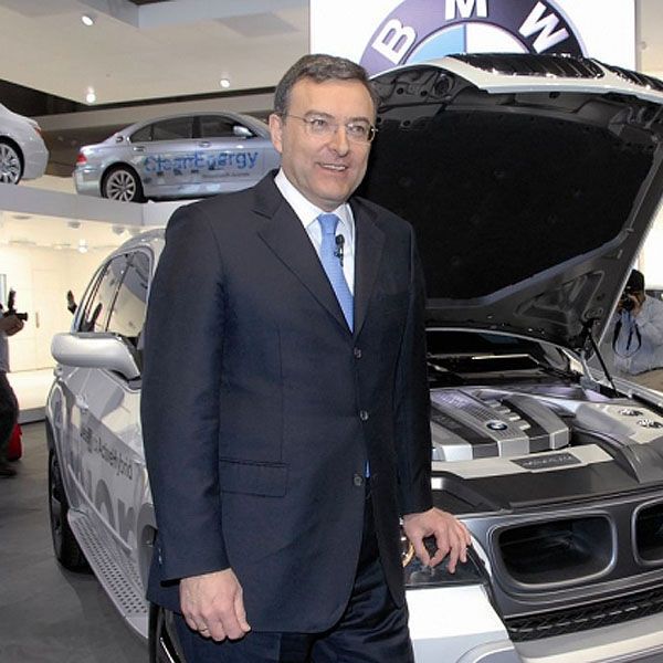 Für den Vorstandsvorsitzenden der BMW Group, Dr.-Ing. Norbert Reithofer, passen Elektromobilität und Freude am Fahren – entgegen der Befürchtungen vieler BMW-Fahrer – gut zueinander. Bild: BMW (Archiv: Vogel Business Media)