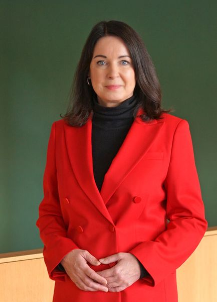 Brandenburg: Britta Müller ist seit Dezember 2024 Ministerin für Gesundheit und Soziales des Landes Brandenburg. Sie wurde von Ministerpräsident Dietmar Woidke ernannt und anschließend im Landtag vereidigt. Zuvor war sie Leiterin der Pflegekasse der AOK Sachsen-Anhalt.  (©Ministerium für Gesundheit und Soziales des Landes Brandenburg)