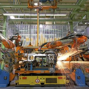 Über den gesamten Lebenszyklus einer Anlage vereinfacht die Field Device Technology (FDT) die Aufgaben der Konfiguration, Bedienung, Wartung und Diagnose intelligenter Feldinstrumentierung, sowohl in der Fertigungs- als auch in der Prozessautomatisierung.