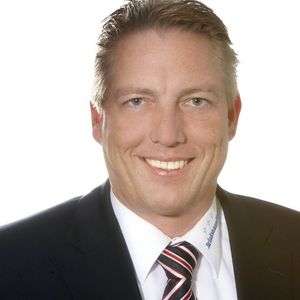 Knut Brinkmann, Vorsitzender der Geschäftsleitung, geschäftsführender Gesellschafter, Verkaufsleiter Neuwagen.
