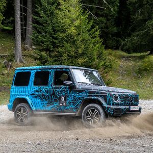 Wie ein Leopard-Panzer kann der EQG auf der Stelle kreiseln. Ein spaßiges Gimmick.(Bild:  Mercedes-Benz)