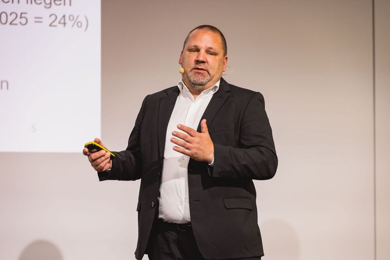 Impressionen vom 24. Würzburger EMS-Tag: Im Mittelpunkt standen aktuelle Branchenthemen, praxisnahe Impulse und insbesondere der persönliche Austausch innerhalb der EMS-Community. (Bild: Stefan Bausewein)