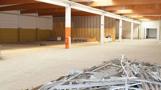 Der ehemalige Obi-Markt in der Bessemer Straße eignet sich gut für den Umbau zum Autohaus. (Foto: Rehberg)