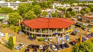 Das Autohaus Weller hat sich im Servicebereich neu aufgestellt und richtet seinen Fokus jetzt auf die Elektromobilität. (Bild: Weller Automobile)