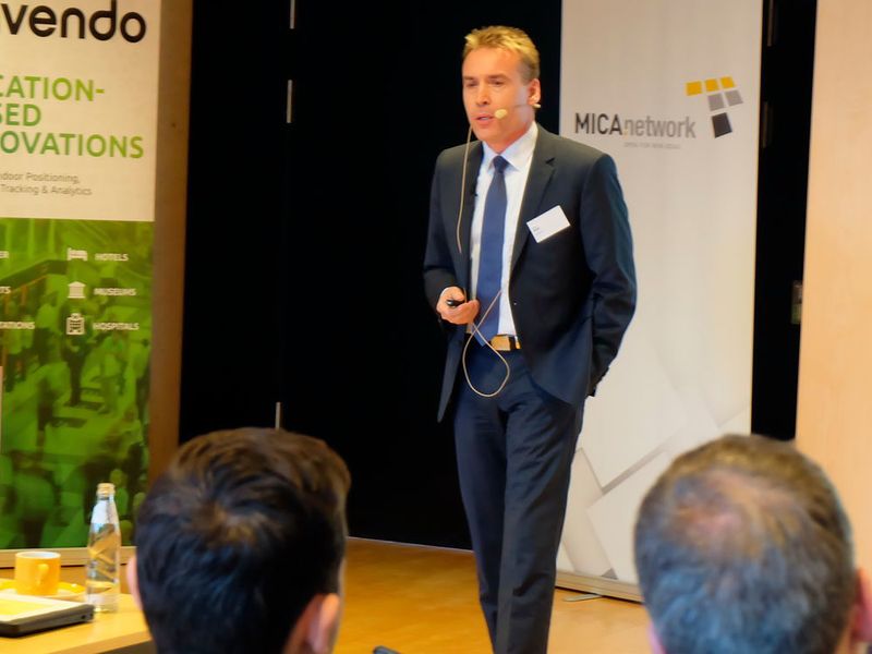 Wie sich mit MICA und LoRa Fertigungszustände und Prozessparameter überwachen sowie Outdoor Assets mit GPS und LoRa überwachen lassen, erläuterte Oliver Roth, comtac. (Schreier)