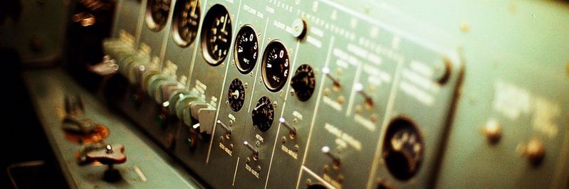 Um nicht den Anschluss zu verlieren, müssen deutsche Schlüsselindustrien die Digitalisierung auch weiterhin vorantreiben.(Bild:  gemeinfrei / Unsplash)