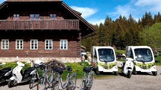 Forscher der Uni Passau haben ein zweistufiges Steuerungskonzept für „Smart Charging“ konzipiert. Mit dessen Hilfe können Stromnetzbetreibende die Spannungs- und Lastdaten im Blick behalten.  (e-Sumava)