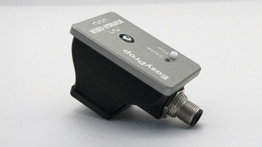 Das Produktportfolio an hydraulischen Ventilen wird durch ein universell einsetzbares Steuergerät erweitert .(Bild:  Weber-Hydraulik)