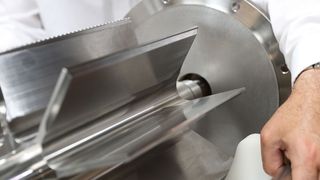 Rotorausbau bei einer Gericke-Rotaval-Schnellreinigungsschleuse. (Bild: Gericke)