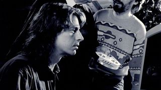 Tüftler unter sich: Senior Chef Herbert Zimmer (mitte), Gründungsmitglied Martin Zimmer (rechts) und der erste Mitarbeiter und heutige Produktionsleiter Klaus Seifried (links). (Zimmer Group)