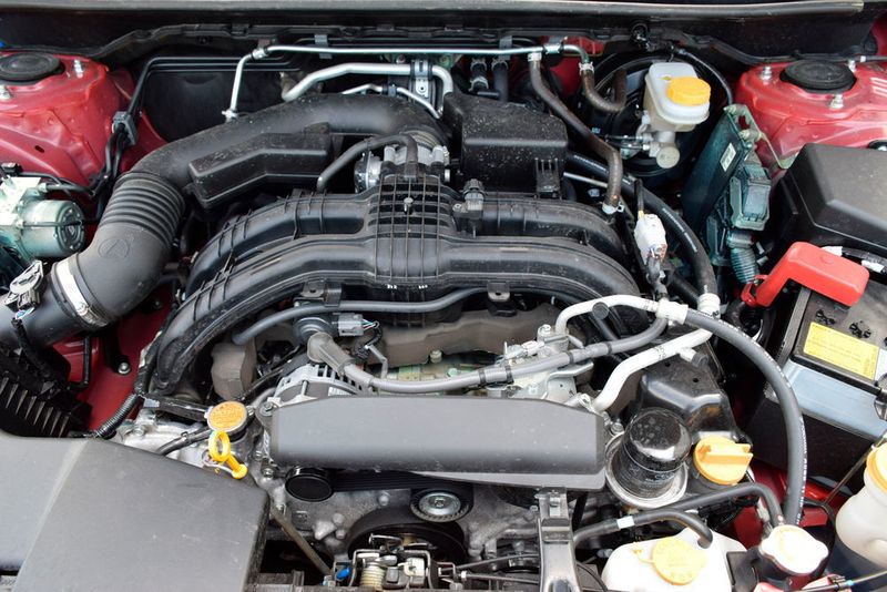 Der Boxermotor läuft prinzipbedingt seidenweich. (Holz / »kfz-betrieb«)