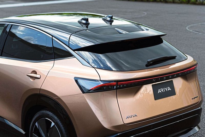 Das schmale LED-Rücklicht erstreckt sich über die komplette Fahrzeugbreite. (Bild: Hersteller)