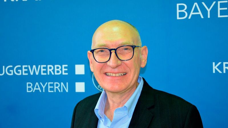 Neuer Präsident des bayerischen Kraftfahrzeuggewerbes: Der 56-jährige Günter Friedl folgt Albert Vetterl ins Amt. (Bild:  Kfz-Gewerbe Bayern)