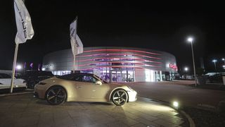 Die Hahn-Gruppe hat das neue Porsche-Zentrum Schwäbisch Gmünd nach neun Monaten Umbauzeit eröffnet. (Bild: Hahn-Gruppe)