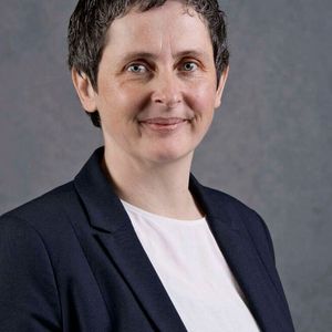 Frankziska Fischer ist seit dem 1. August 2024 neue Standortleiterin im Volkswagen Motorenwerk Chemnitz.(Bild:  Volkswagen AG)