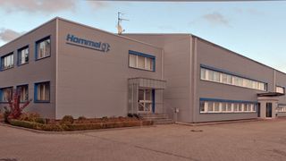 Die Hommel Maschinentechnik ist jetzt nicht nur der Ansprechpartner für Gebrauchtmaschinen, sondern vertreibt auch die CNC-Maschinen von Hwacheon in Deutschland.  (Bild: Hommel/Hennecke)