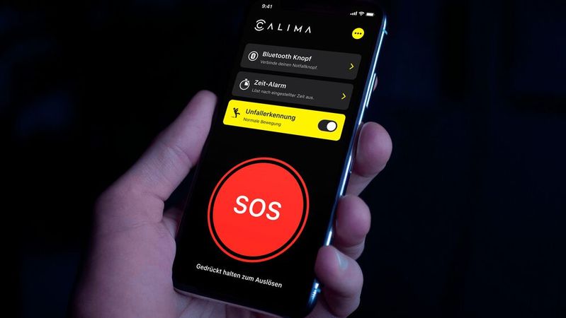 Schneller als jeder Anruf: Die Calima-App setzt im Notfall die vorher definierte Rettungskette in Gang.(Bild:  Calima Safety)