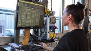 Die Aufträge werden in der Werkstatt ebenfalls digital abgearbeitet. (Bild: Mauritz/»kfz-betrieb«)