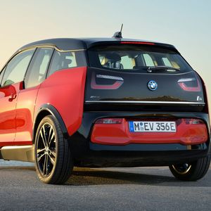(BMW)