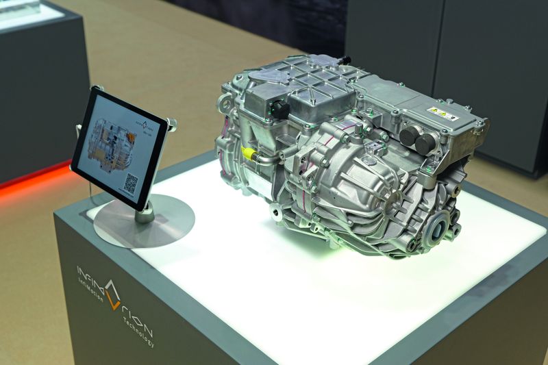 The L300 drive unit was showcased by Infimotion at the IAA 2025. It is a 3-in-1 system with a release mechanism. Meanwhile, the supplier in China offers XX-in-1 systems.(Image: Vogel Communications Group/Stefan Hafen)