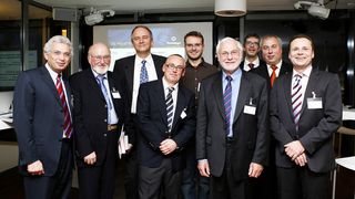 Der Preis Hauptsache Biologie ging dieses Jahr nach Braunschweig. (von links: Prof. Dr. Garabed Antranikian, Prof. Dr. Hans Reichenbach, Thomas Stridde, Henning Noske, Martin Vödisch, Prof. Dr. Gerhard Höfle, Dr. Peter Quick, Dr. Norbert Lossau, Dr. Ulrich Scheller; Bild: Promega) (Archiv: Vogel Business Media)