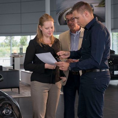 Bei der Kundeninformation zu bestehenden Mängeln am Fahrzeug müssen Autohändler genau die gesetzlichen Vorgaben beachten.  (Bild: ProMotor)