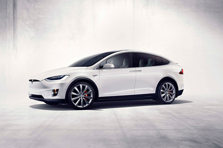 Dreieinhalb Jahre wurde die Fertigstellung des „Model X“ immer wieder verschoben, nun ist es da. (Foto: Tesla)