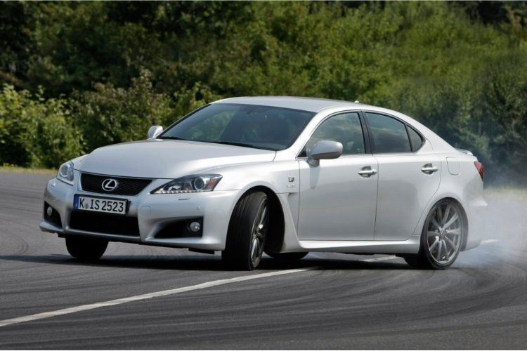 Die Kunst des Querfahrens beherrscht die zweifache Rallye-Weltmeisterin, wie kaum eine Zweite. (Lexus)