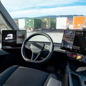Blick aus der Fahrerkabine(Bild:  Tesla)